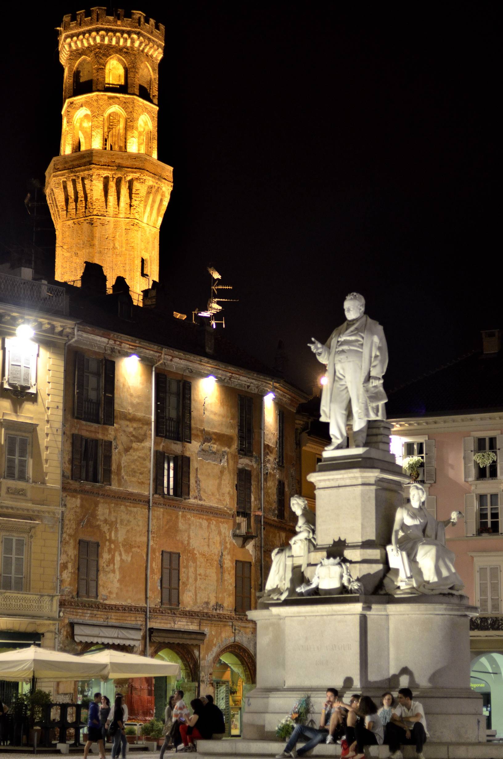 PiazzaCavour_Vercelli